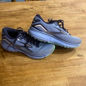 Brooks Women's ghost 15 size 8 Athletic Shoes